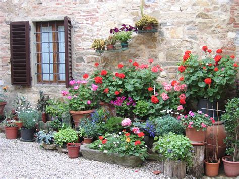 hanging italian wall garden ideas